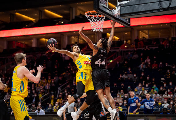 奥纳纳在刚 奥纳纳在刚