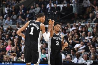 队在进攻端 队在进攻端